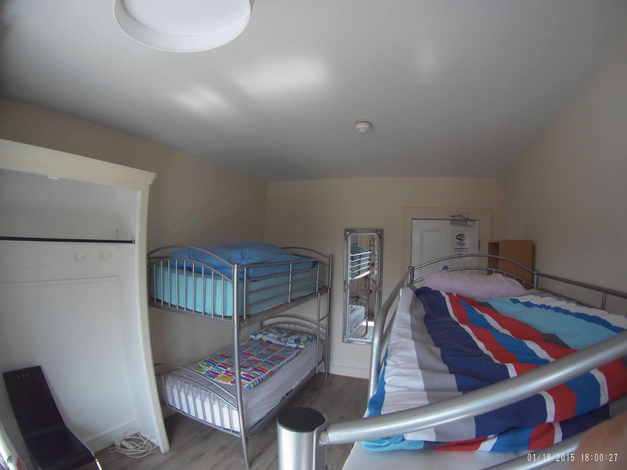 Hostal Hootananny